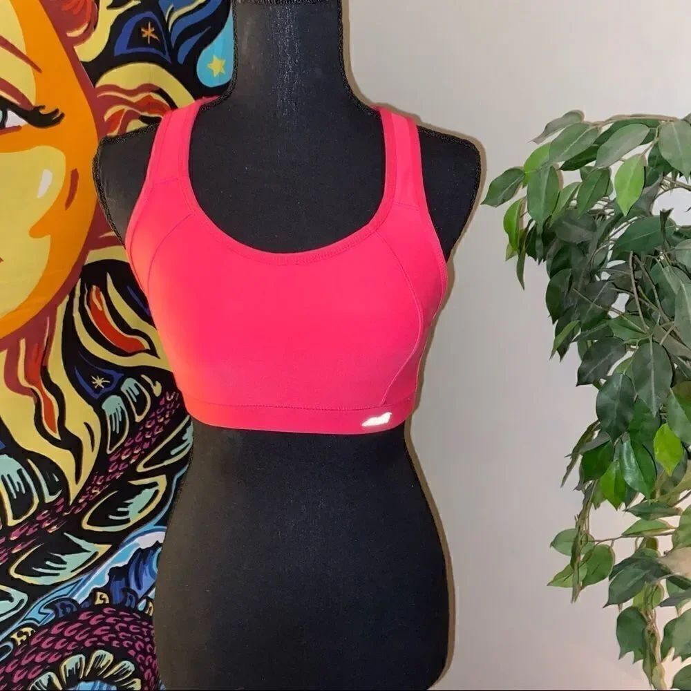 AVIA PINK molded sports bra with peak hole back M